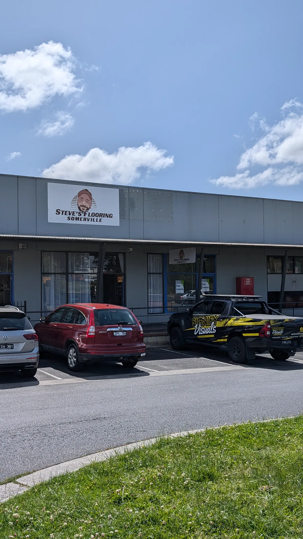 Steve's Flooring facility signage finished view